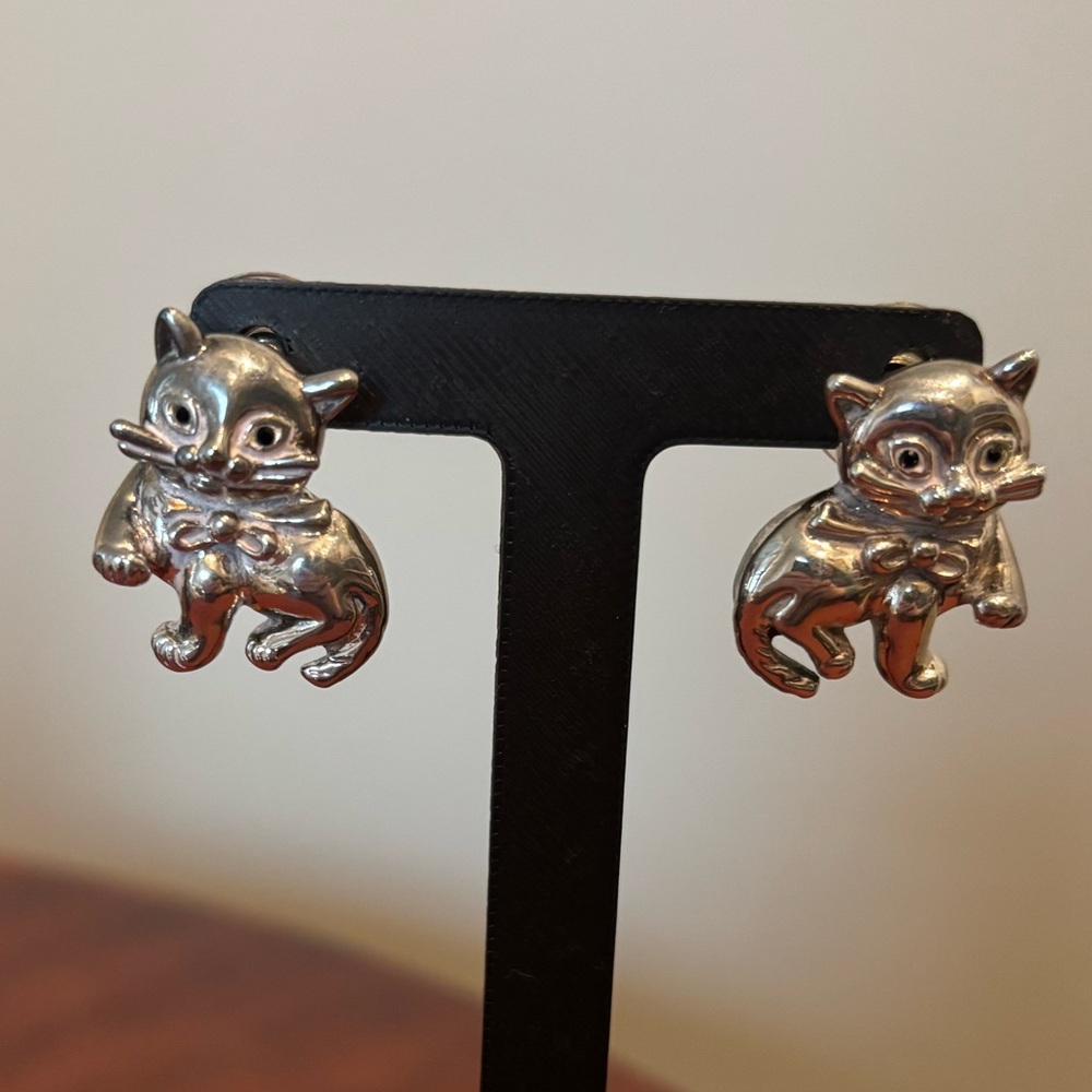 ⭐️ 5 For $25 Silver Toned Cat Earrings